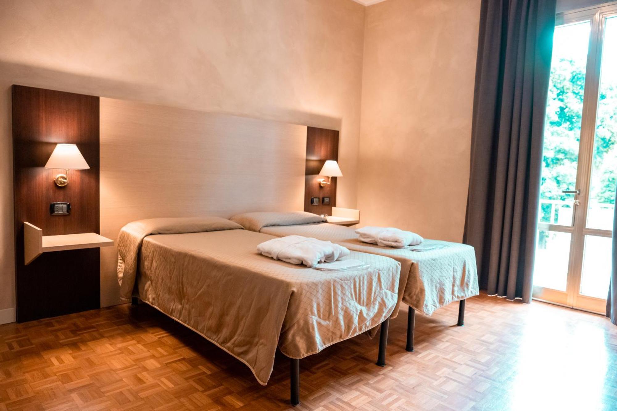 Hotel Terme Pellegrini モンテカティーニ・テルメ エクステリア 写真